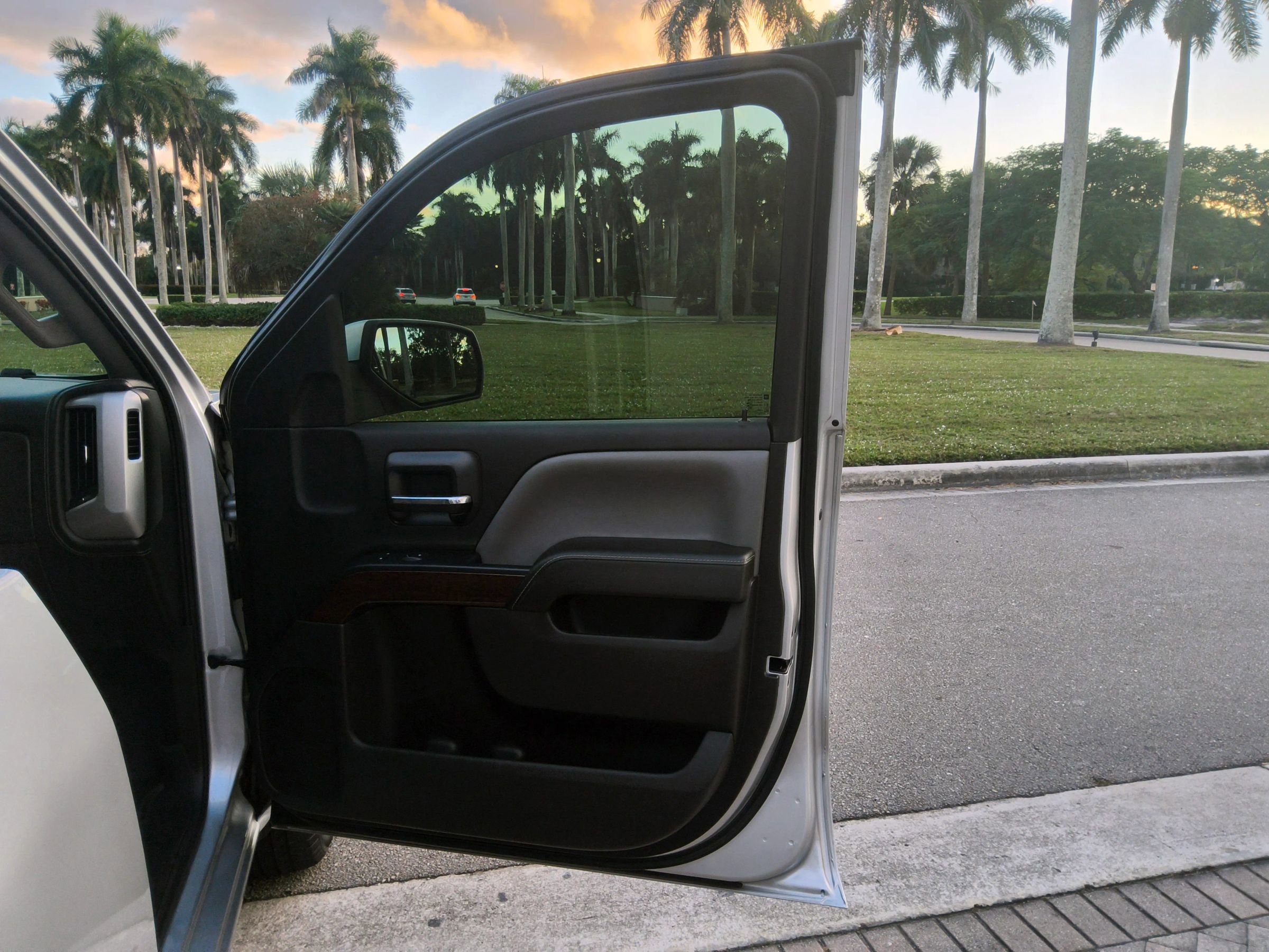 Used 2017 GMC Sierra 1500 SLE w/ SLE Value Package image 35