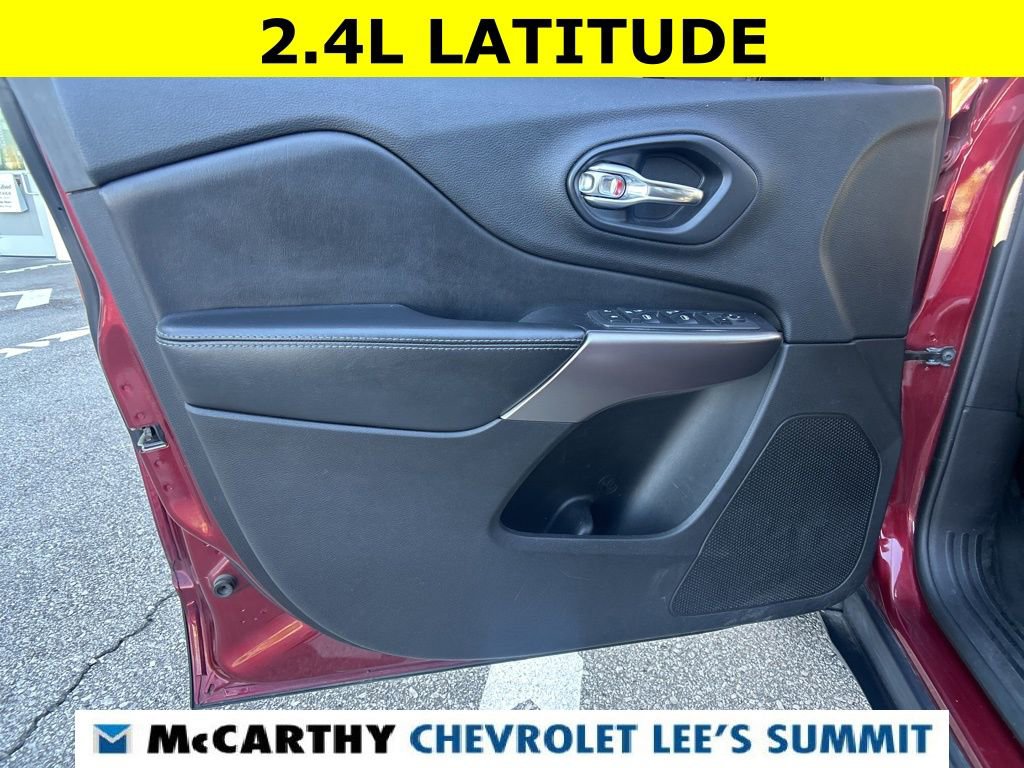 Used 2019 Jeep Cherokee Latitude w/ Popular Appearance Group image 20