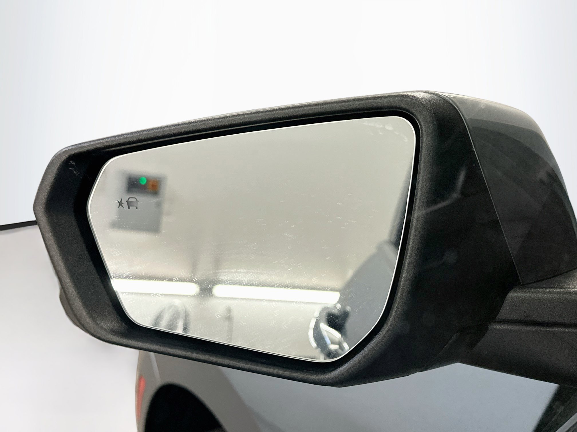 Used 2023 Chevrolet Equinox Premier AWD/4WD image 16