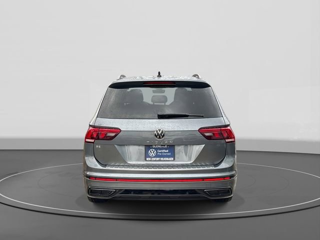 Certified 2023 Volkswagen Tiguan SE R-Line image 4