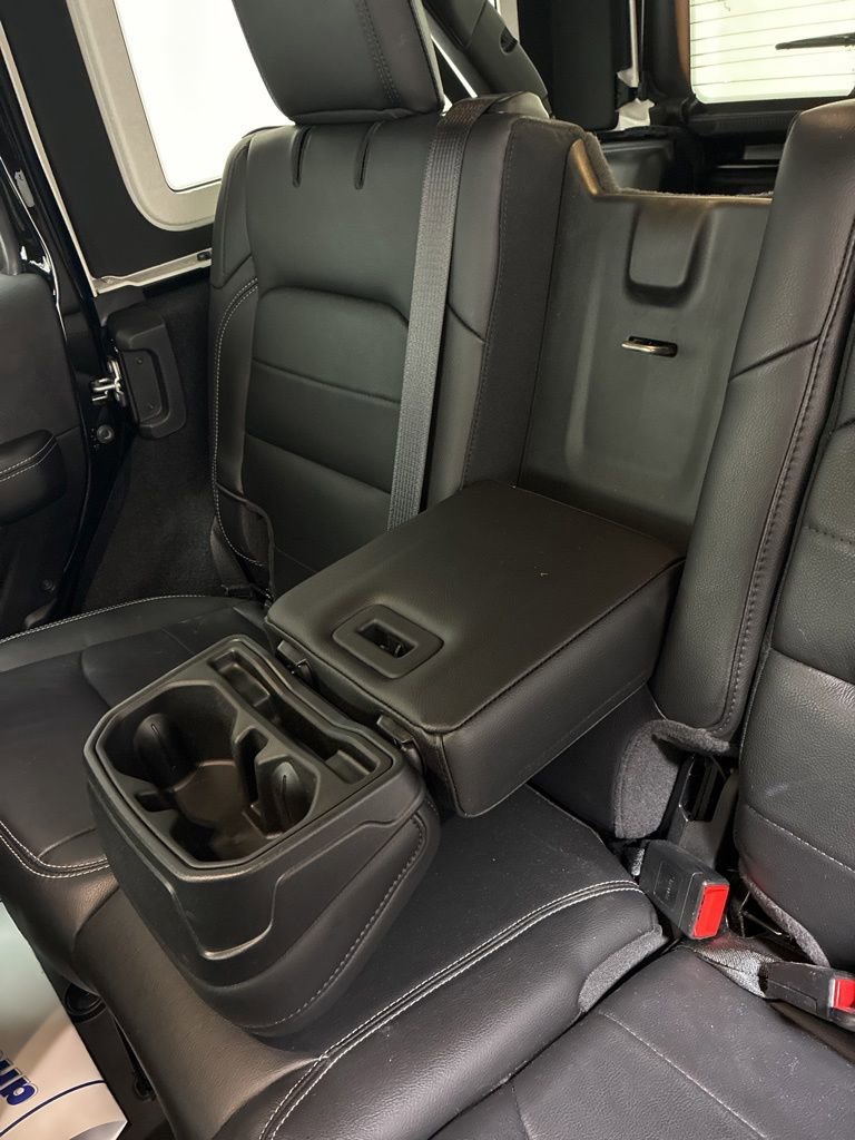 Used 2023 Jeep Wrangler Unlimited Sahara w/ LED Lighting Group AWD/4WD image 23