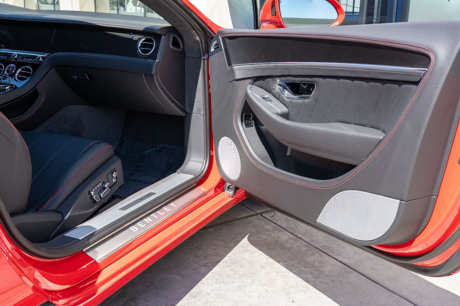 Used 2024 Bentley Continental GT image 17