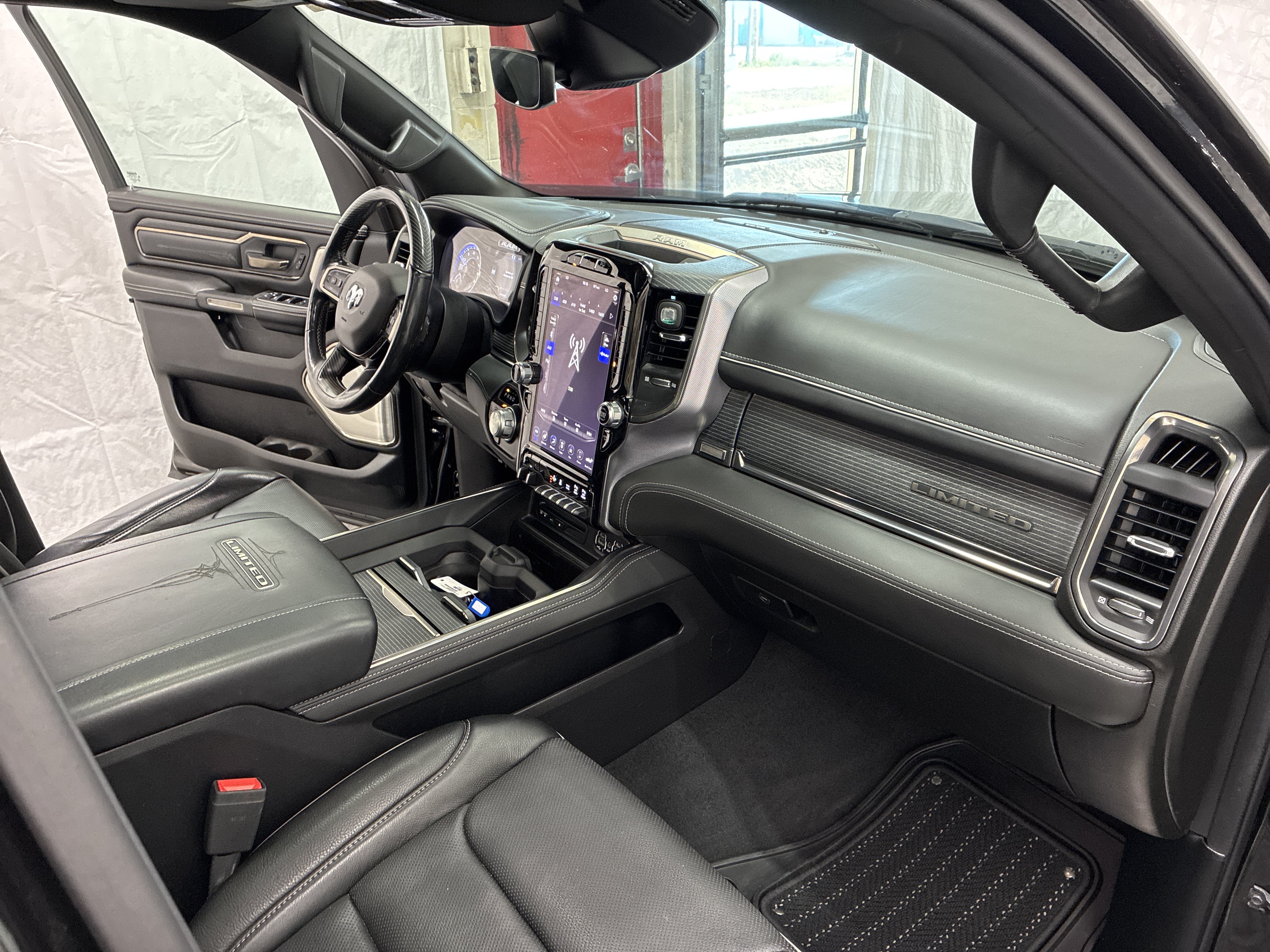 Used 2019 RAM 1500 Limited AWD/4WD image 17