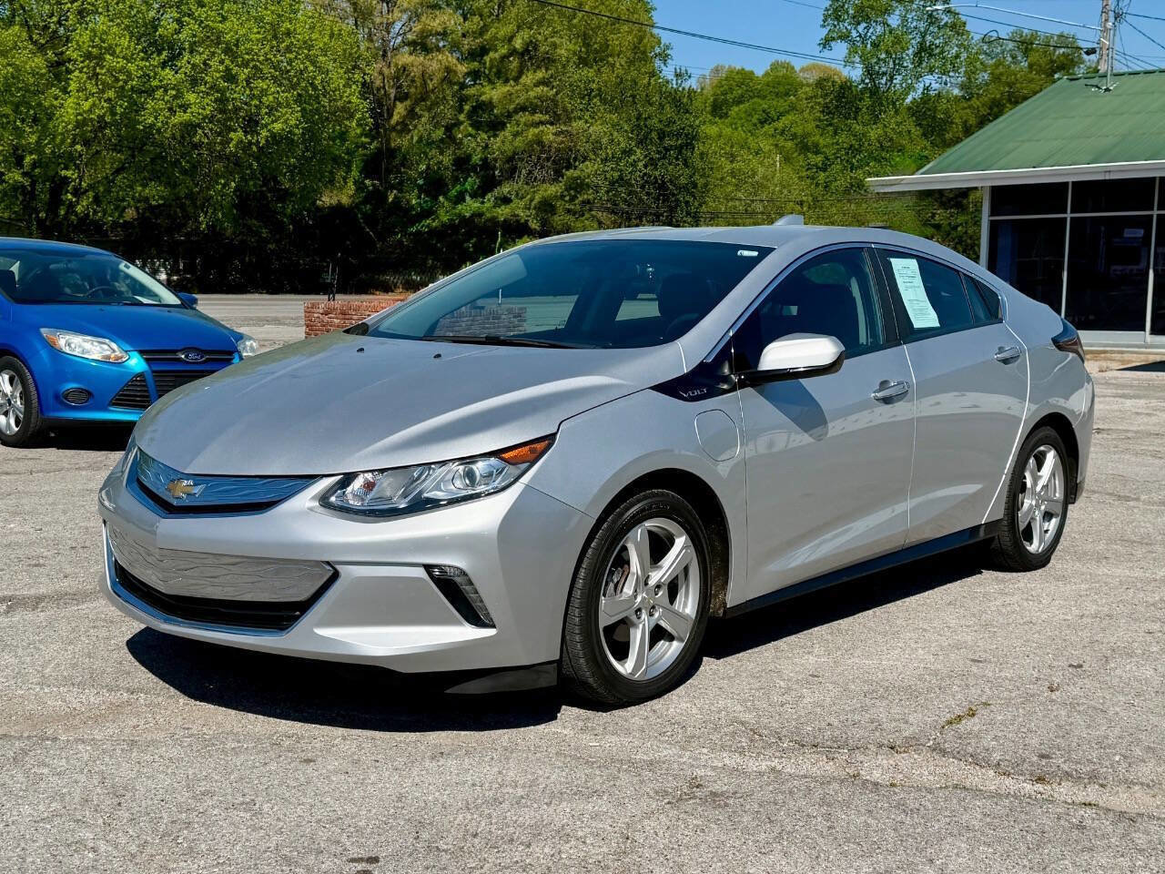 Used 2017 Chevrolet Volt LT FWD image 1