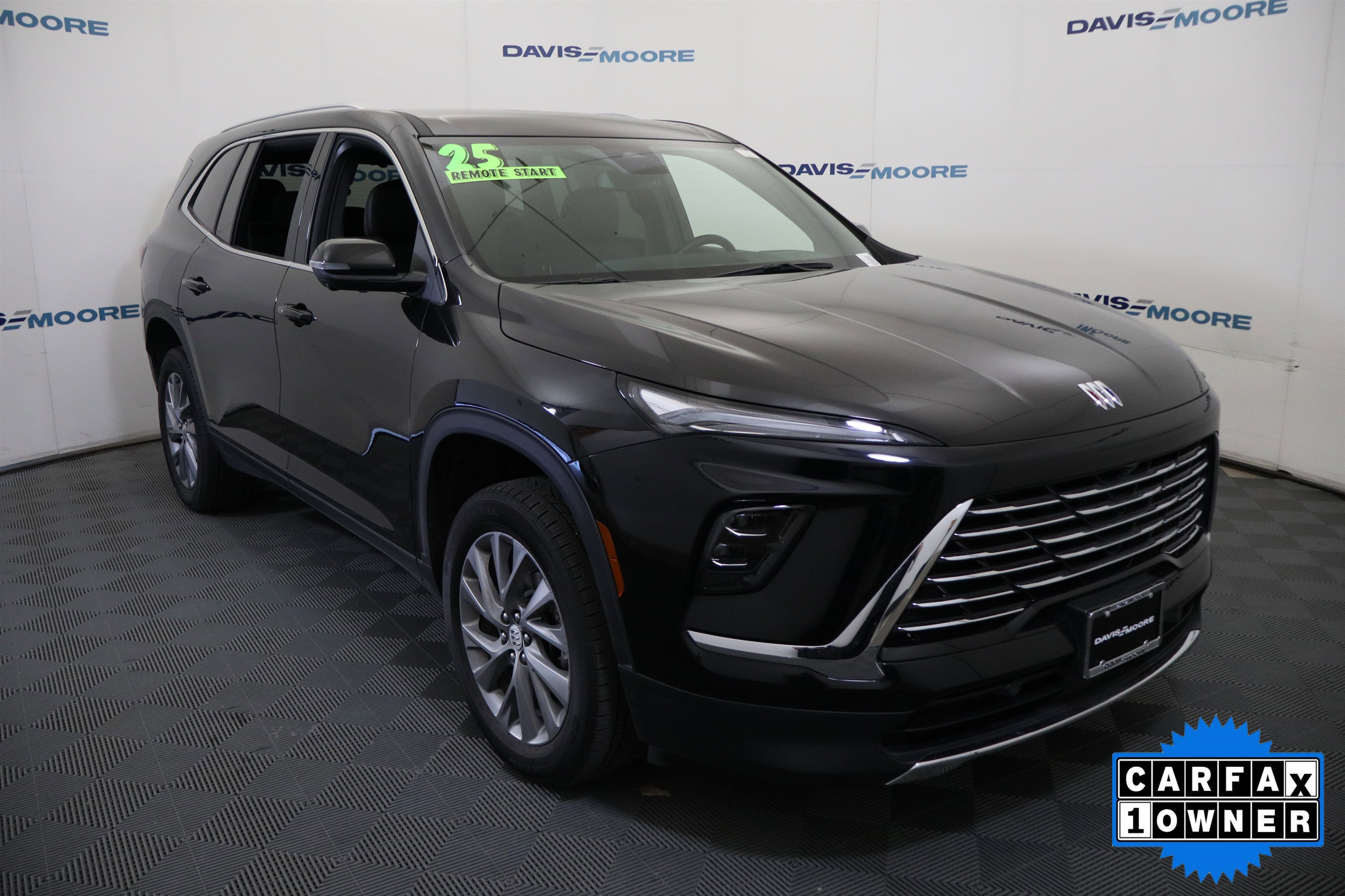Used 2025 Buick Enclave Preferred FWD image 3