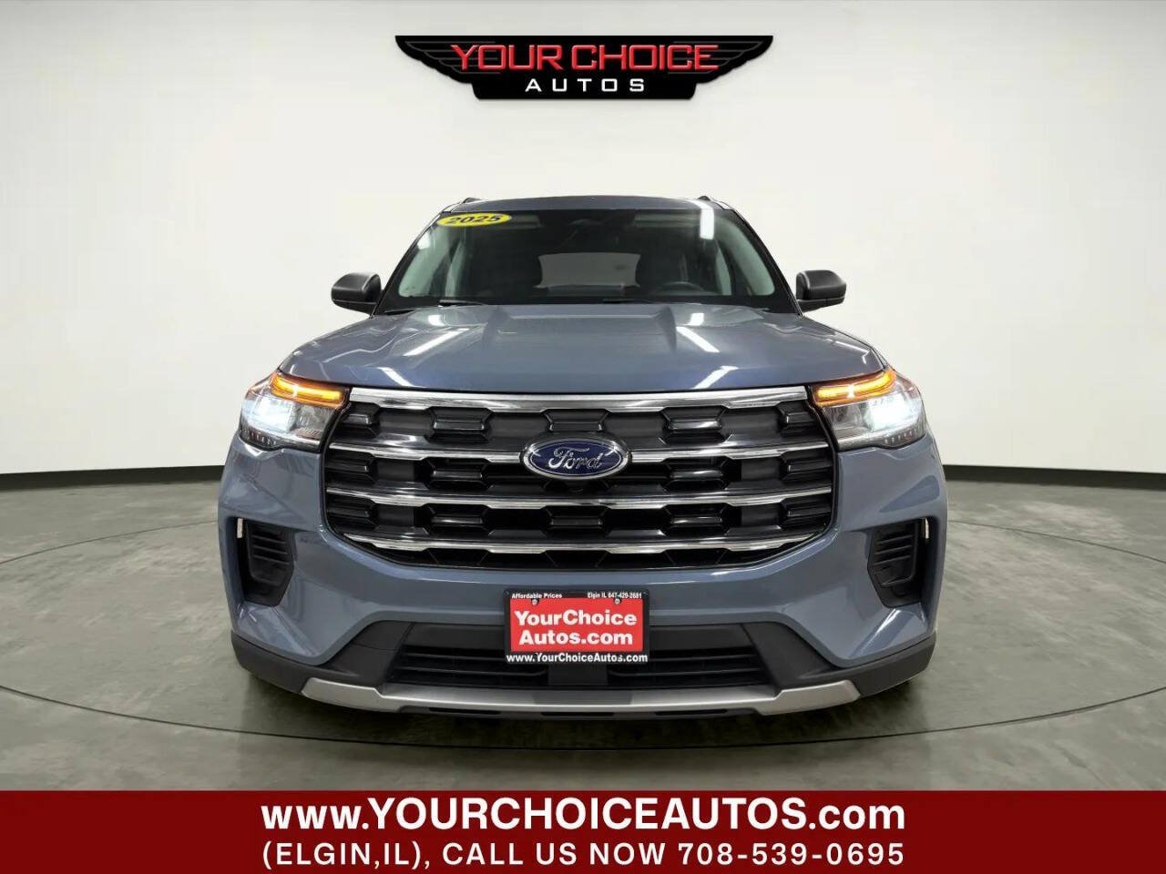 Used 2025 Ford Explorer Active AWD/4WD image 11