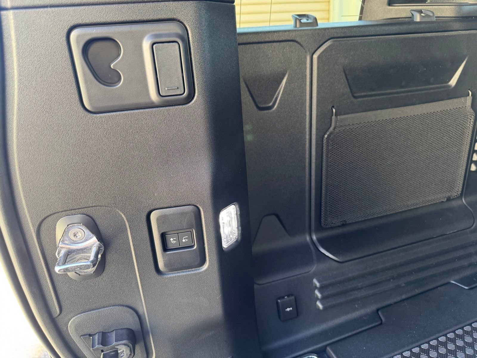 New 2026 Land Rover Defender 110 S AWD/4WD image 12