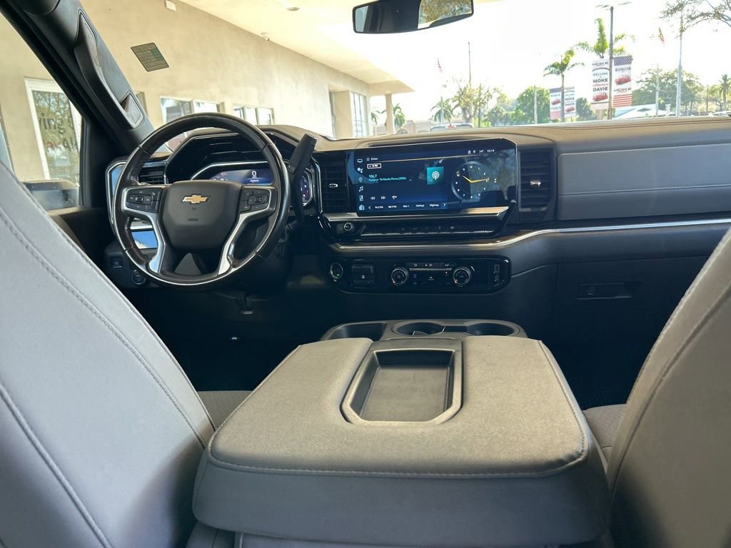 Used 2024 Chevrolet Silverado 2500 LT AWD/4WD image 29
