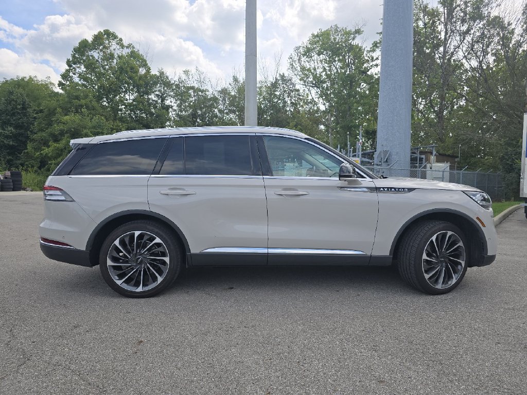 Used 2022 Lincoln Aviator Reserve w/ Equipment Group 201A AWD/4WD image 16