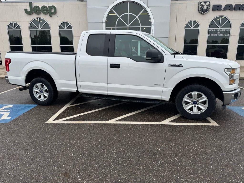 Used 2015 Ford F150 XLT w/ Equipment Group 301A Mid RWD image 2