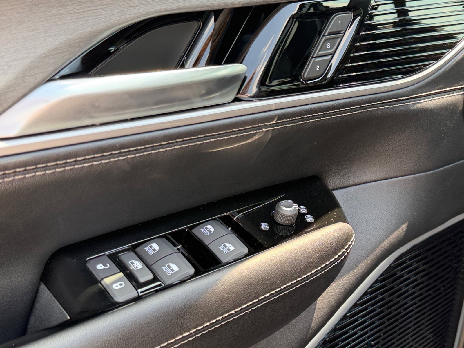 New 2026 Jeep Grand Wagoneer L Limited AWD/4WD image 24