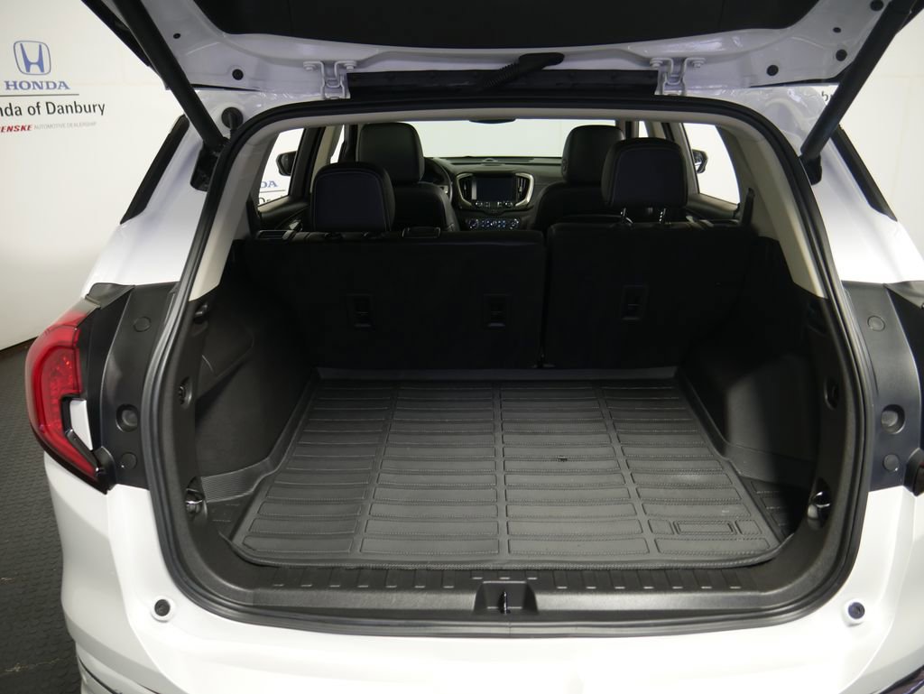 Used 2022 GMC Terrain Denali w/ Denali Premium Package image 6