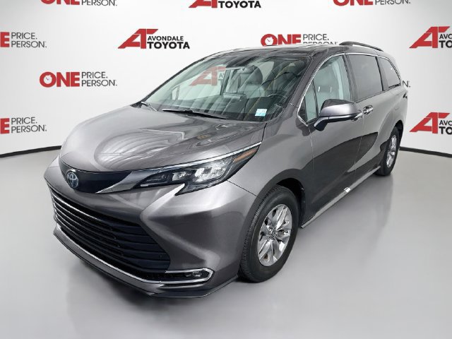 Certified 2024 Toyota Sienna XLE FWD image 4