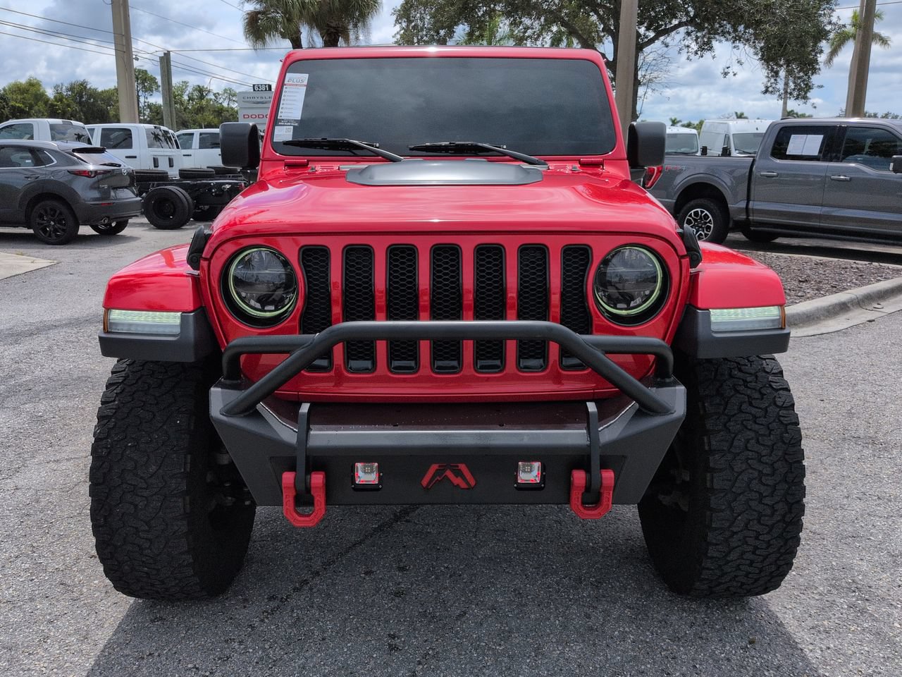 Used 2020 Jeep Wrangler Unlimited Sahara AWD/4WD image 3