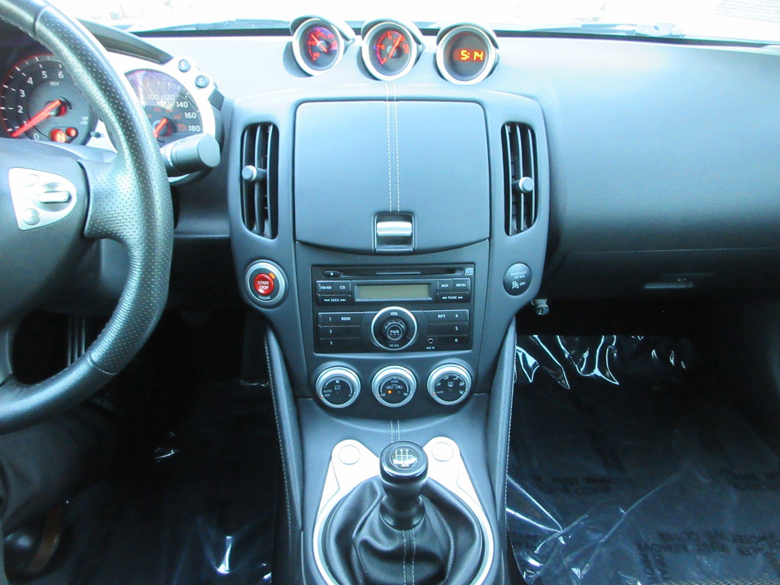 Used 2009 Nissan 370Z Touring w/ Sport Pkg image 32