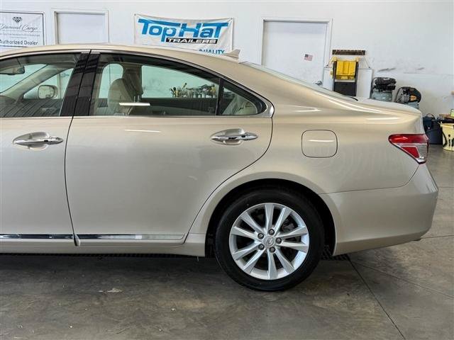 Used 2011 Lexus ES 350 w/ Luxury Pkg & Navigation FWD image 37