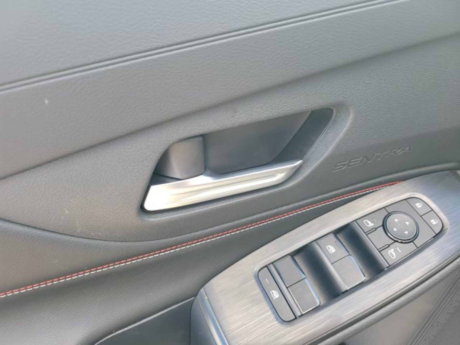 Used 2026 Nissan Sentra SR w/ Floor Mat Package FWD image 18