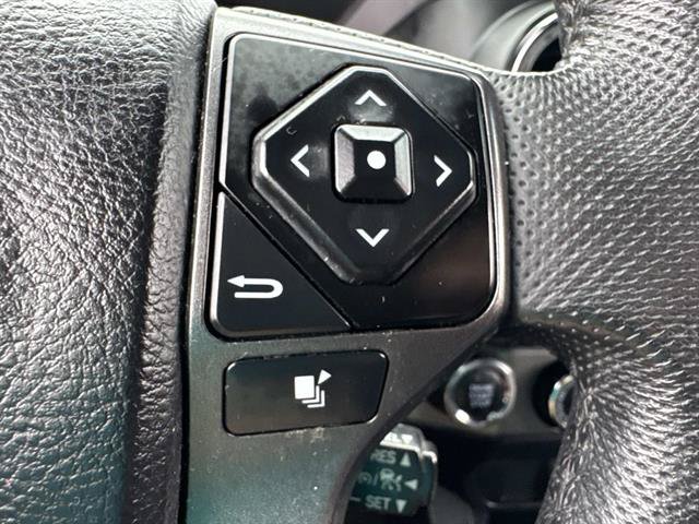 Used 2022 Toyota Tacoma TRD Sport AWD/4WD image 35