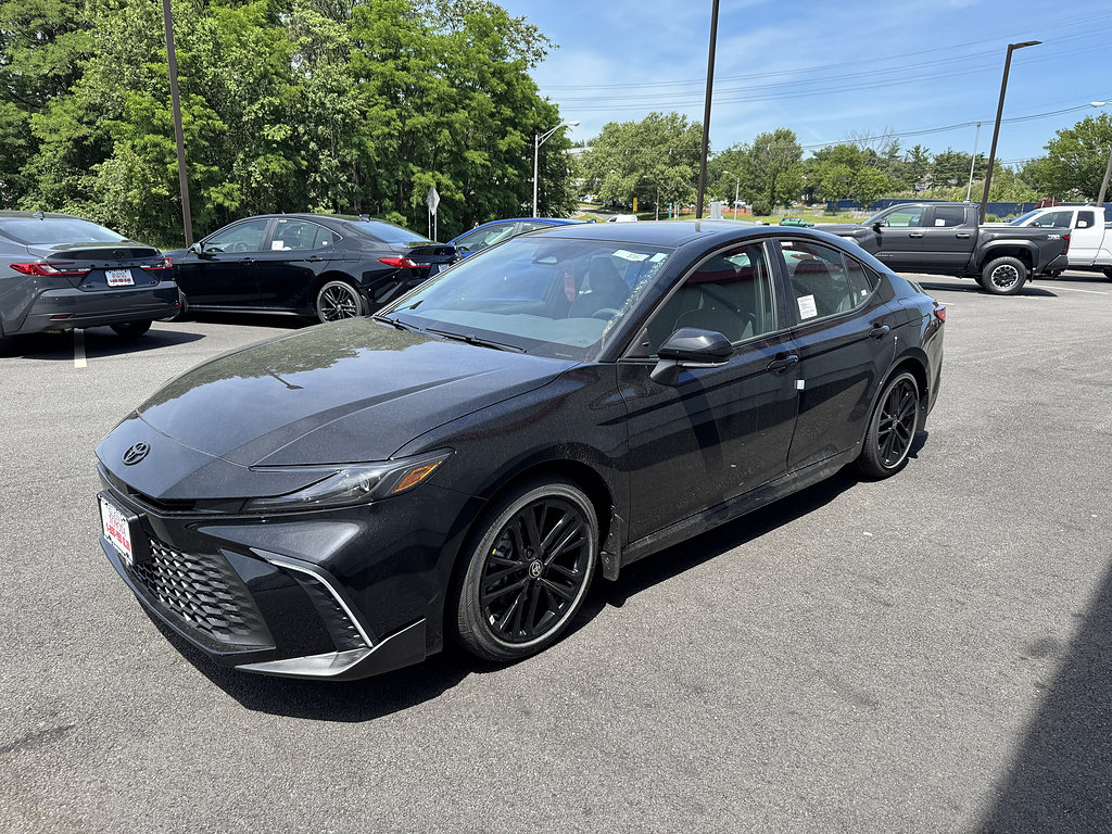 New 2026 Toyota Camry SE w/ Convenience Package FWD image 2