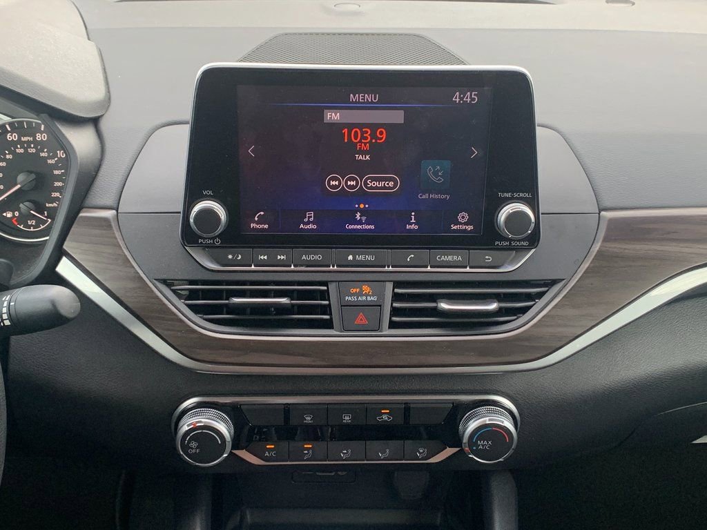 Used 2024 Nissan Altima 2.5 SV image 16