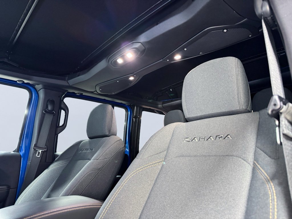 Used 2024 Jeep Wrangler Sahara image 25