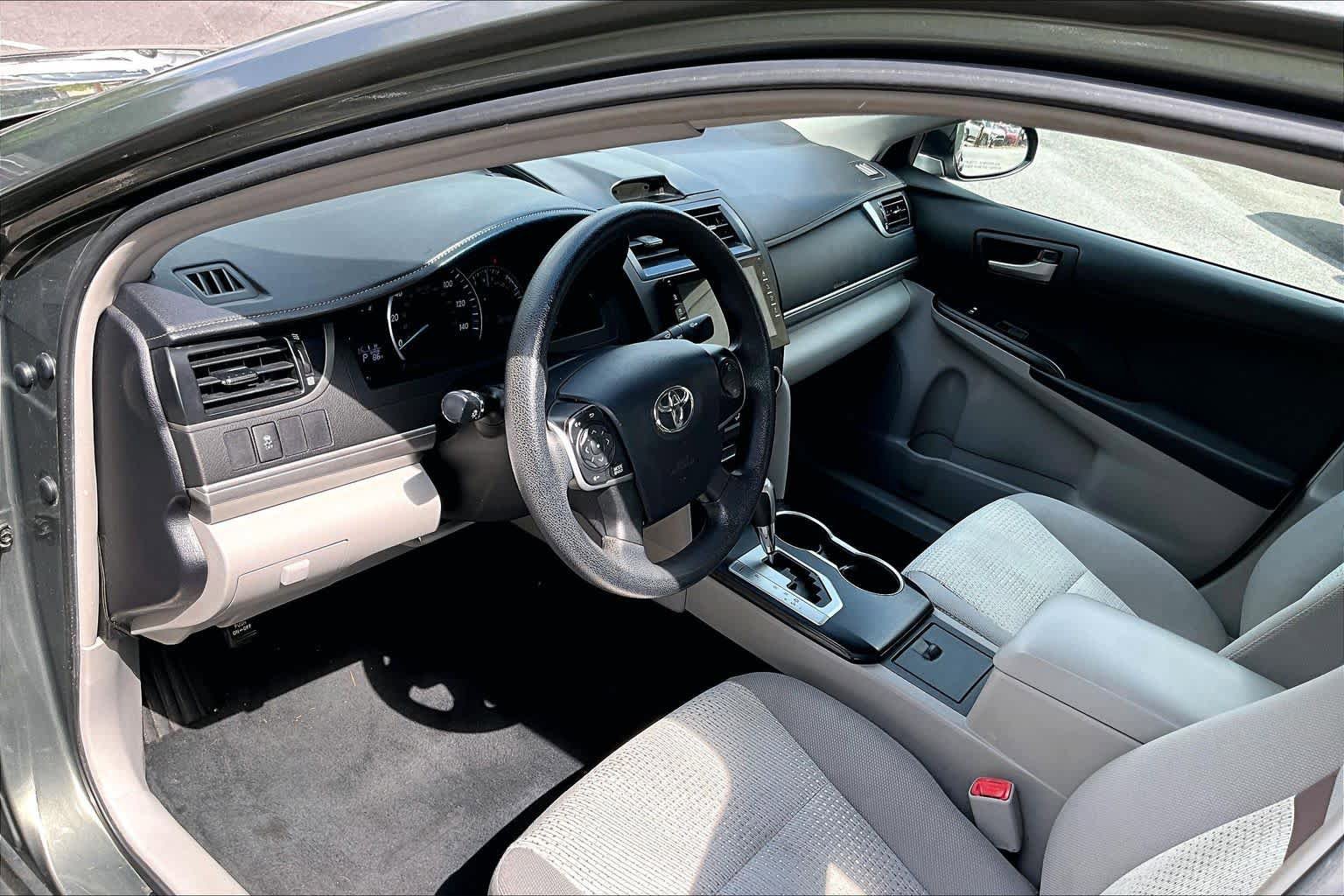 Used 2012 Toyota Camry LE FWD image 16