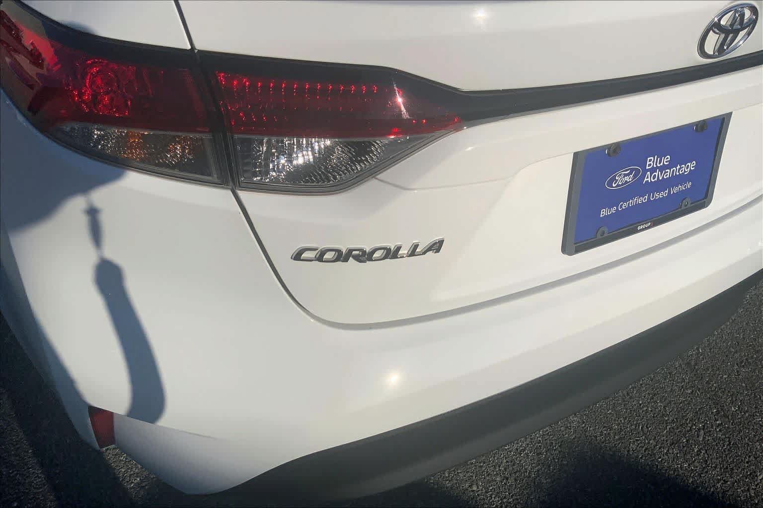 Used 2025 Toyota Corolla LE FWD image 31