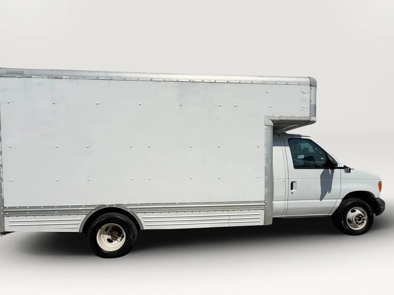 Used 2007 Ford E-450 and Econoline 450 RWD image 2