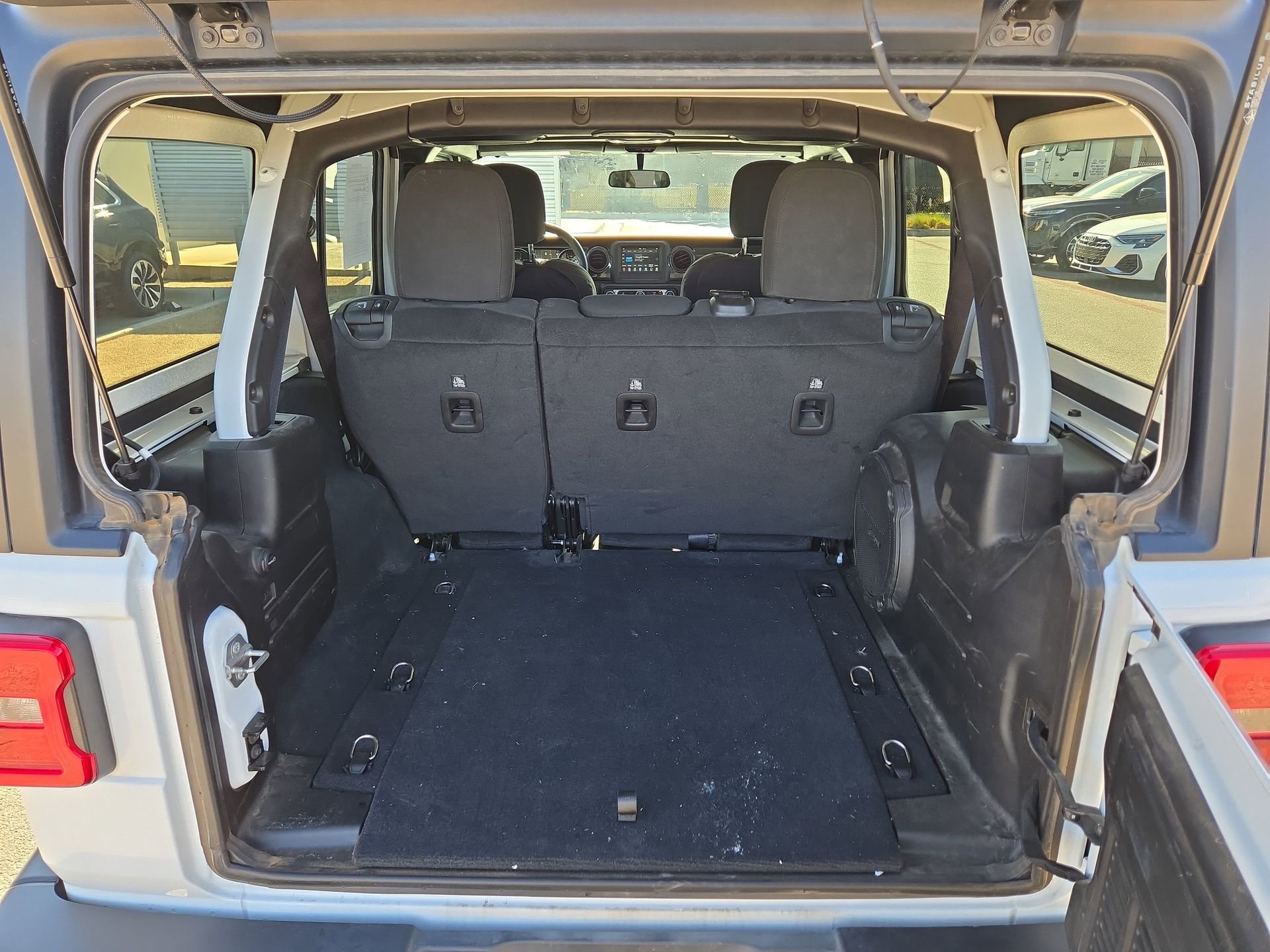Used 2022 Jeep Wrangler Unlimited Sport AWD/4WD image 12
