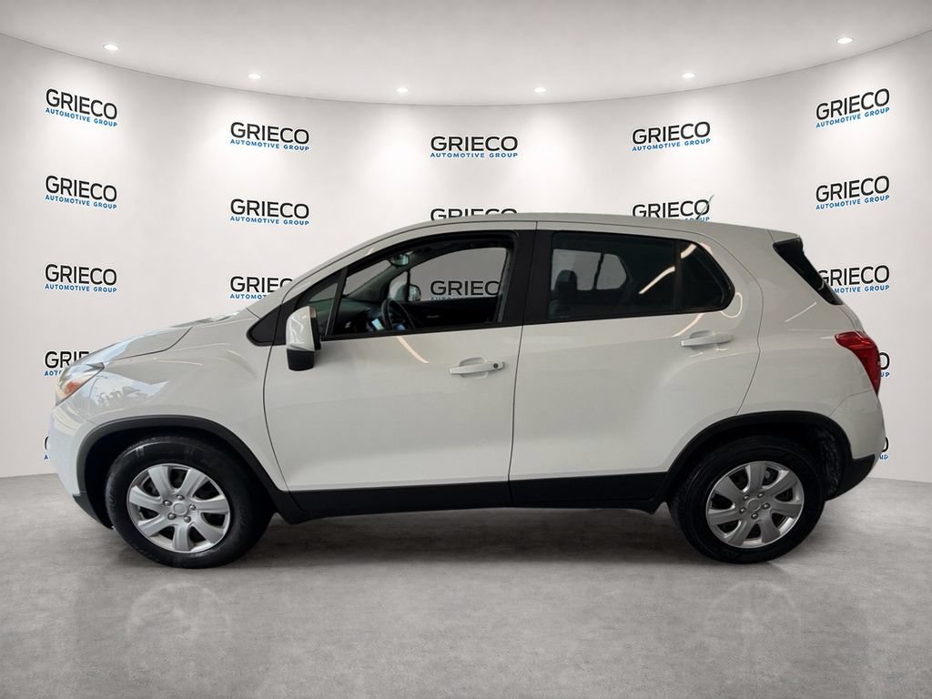 Used 2018 Chevrolet Trax LS FWD image 3
