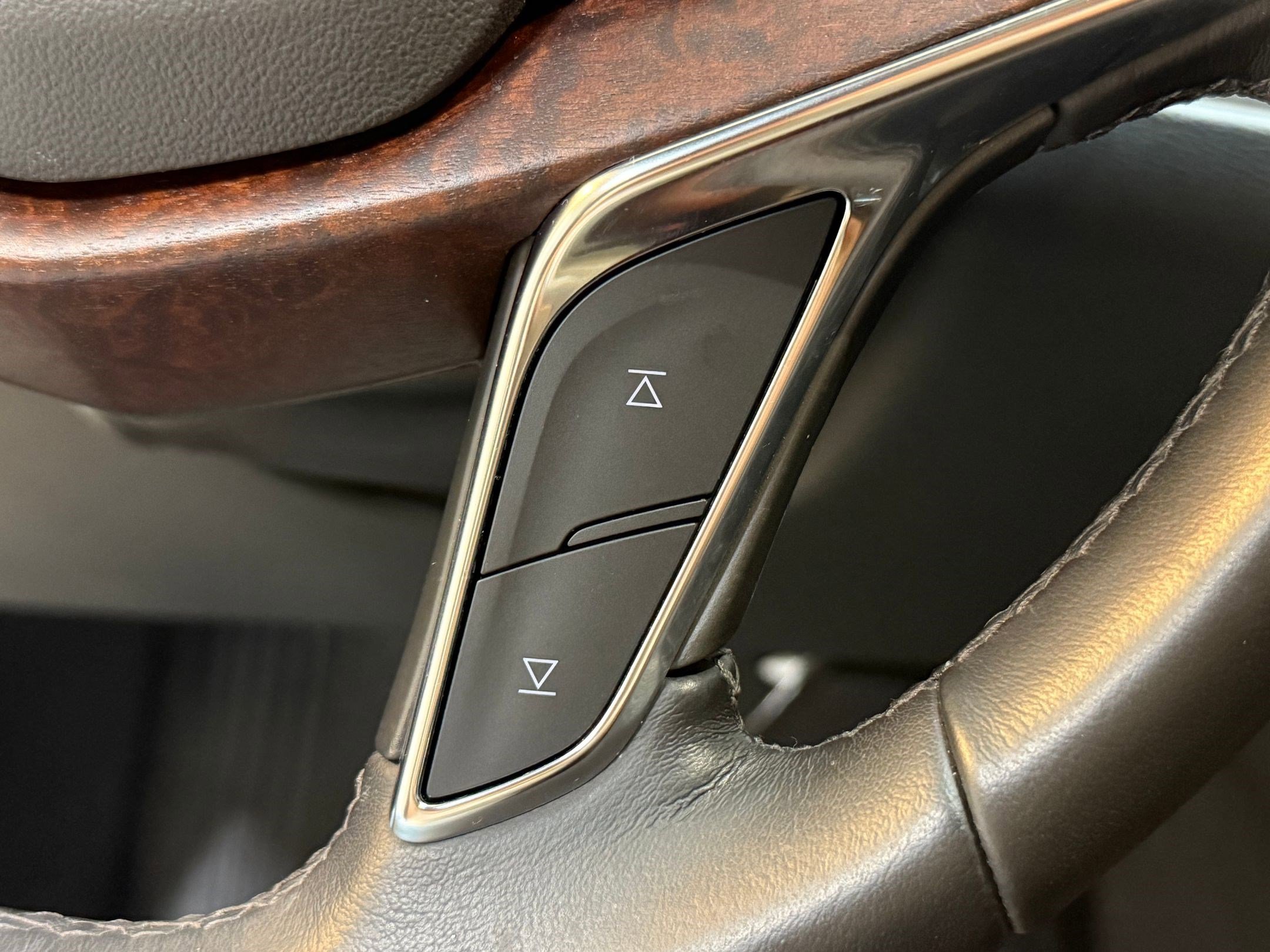 Certified 2022 Cadillac XT5 Premium Luxury w/ Technology Package image 29