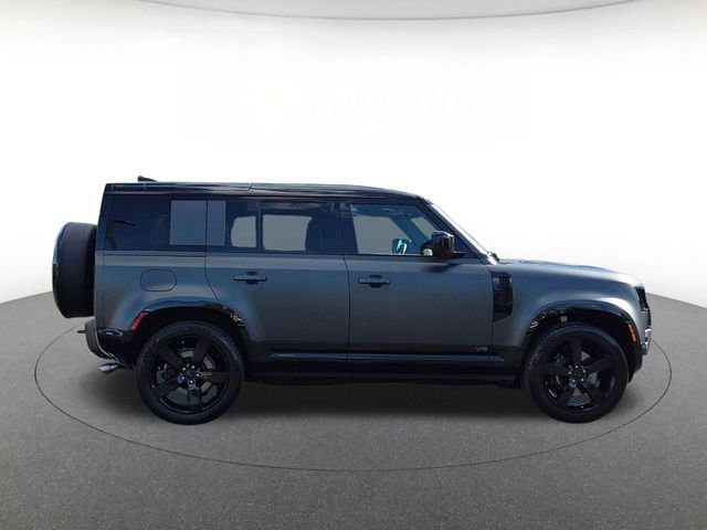 Used 2026 Land Rover Defender 110 V8 AWD/4WD image 4
