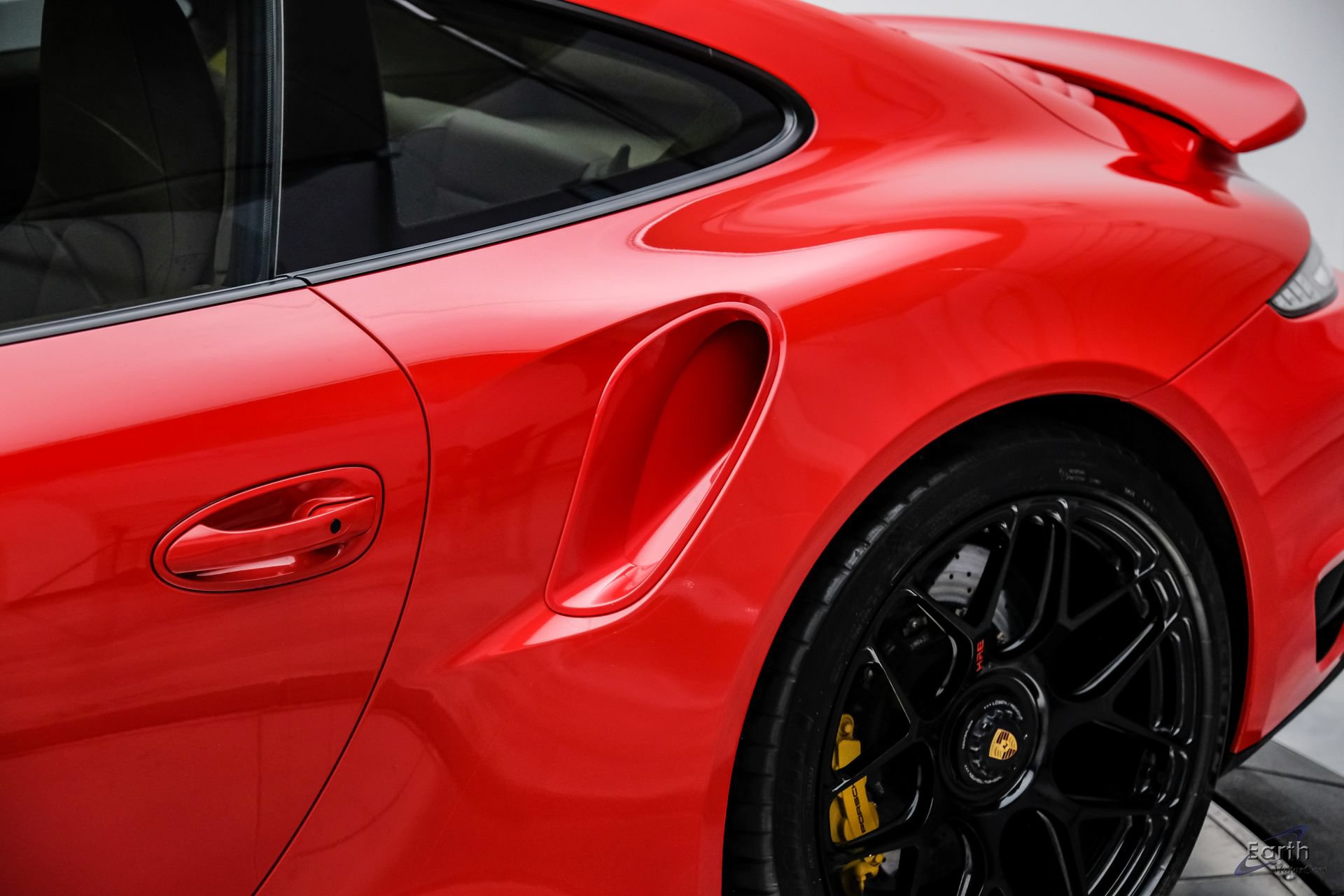 Used 2014 Porsche 911 Turbo S AWD/4WD image 38
