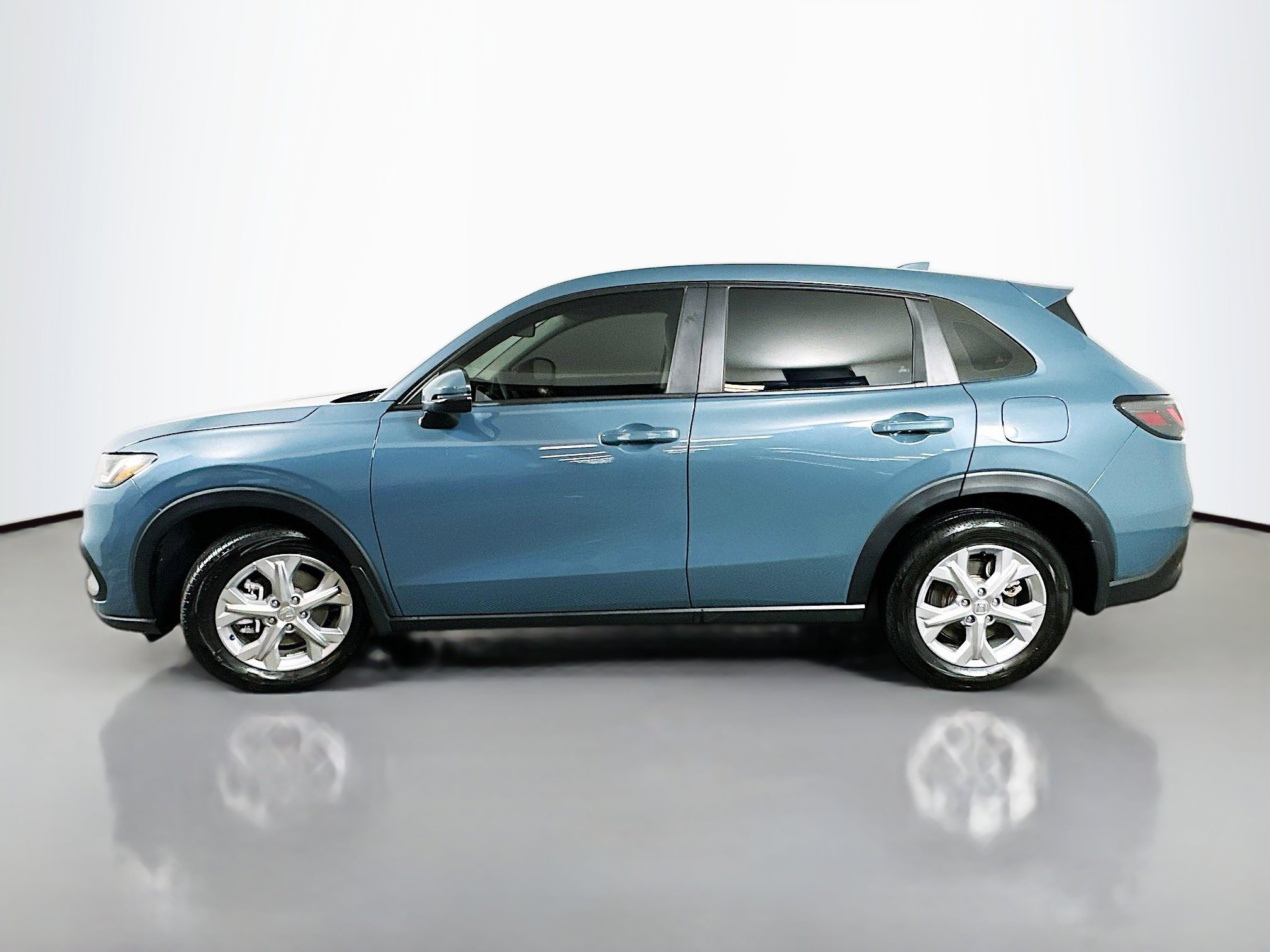 Certified 2024 Honda HR-V LX image 4