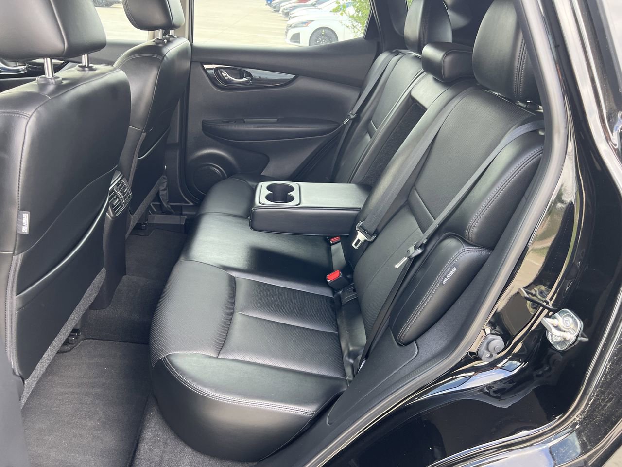 Used 2022 Nissan Rogue Sport SL FWD image 10
