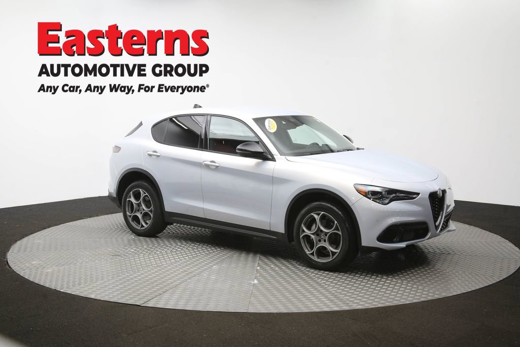 Used 2024 Alfa Romeo Stelvio Sprint image 50