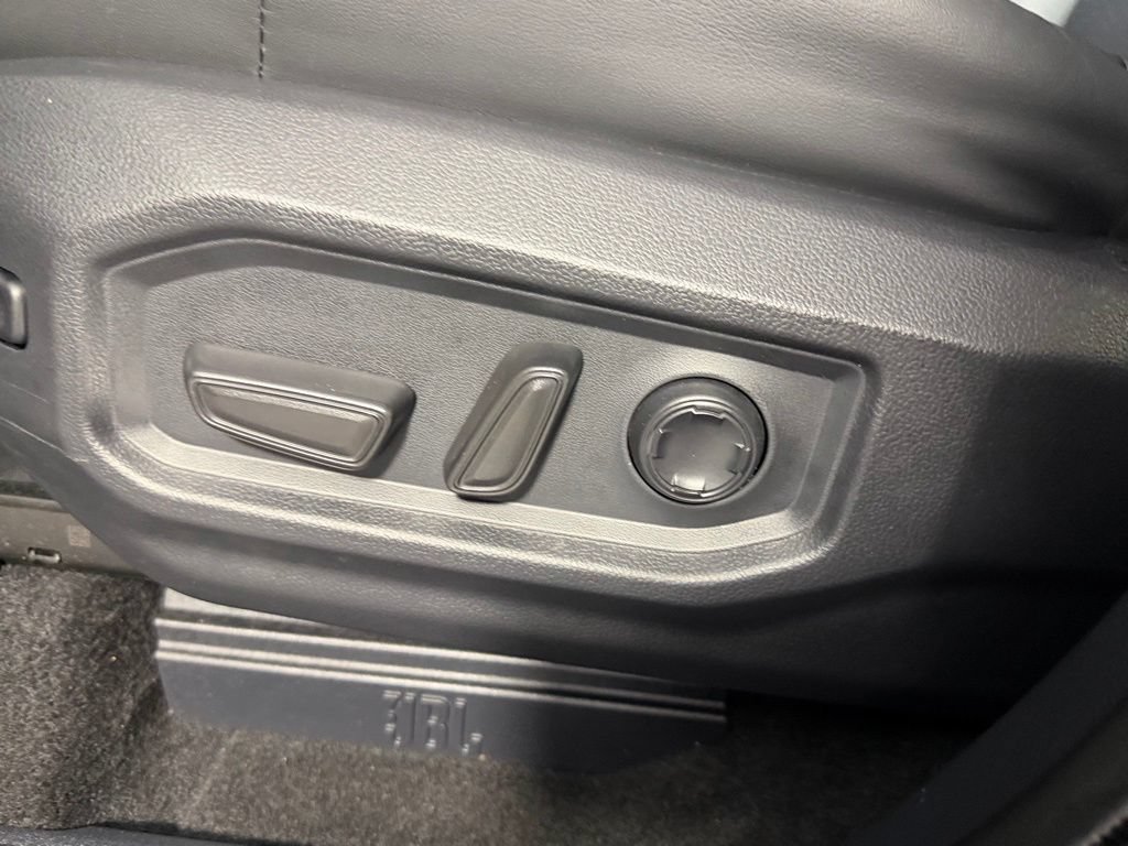 Used 2024 Toyota Sequoia Platinum AWD/4WD image 21