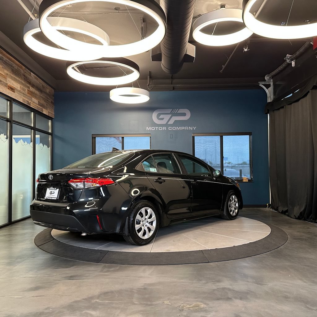 Used 2020 Toyota Corolla SE FWD image 3