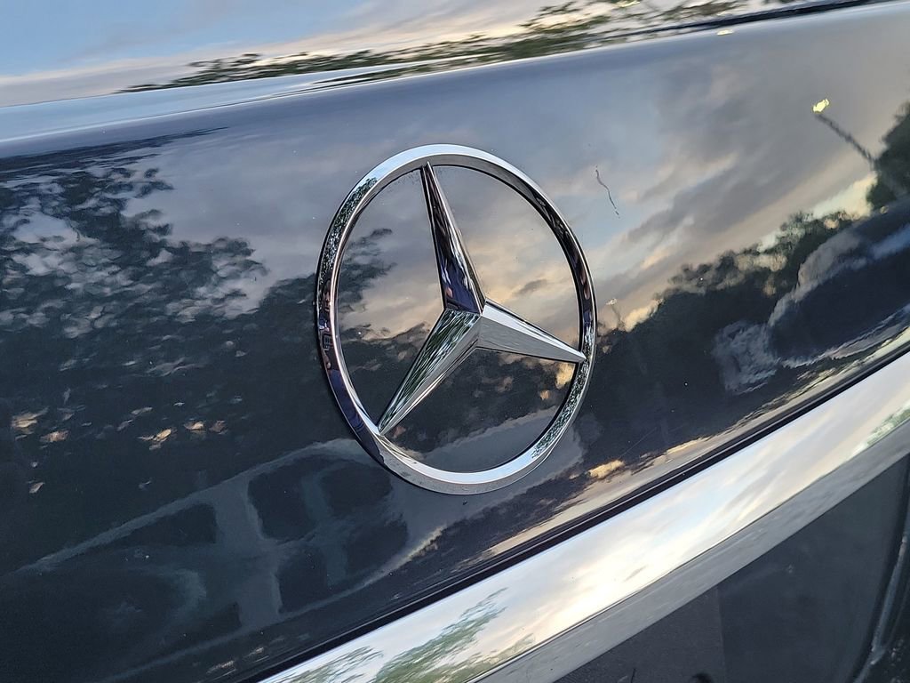 Used 2018 Mercedes-Benz S 560 Sedan image 11