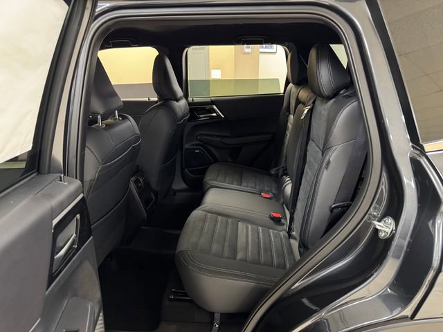 New 2026 Mitsubishi Outlander LE FWD image 20