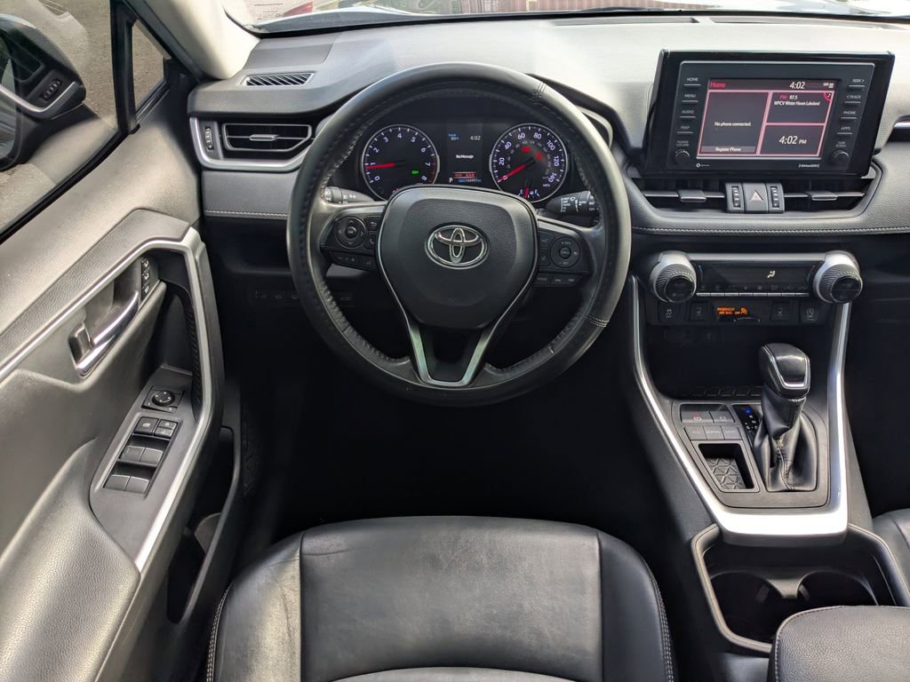 Used 2021 Toyota RAV4 XLE Premium image 20