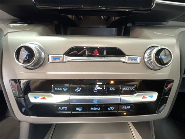 Used 2023 Ford Explorer XLT w/ Equipment Group 202A image 14