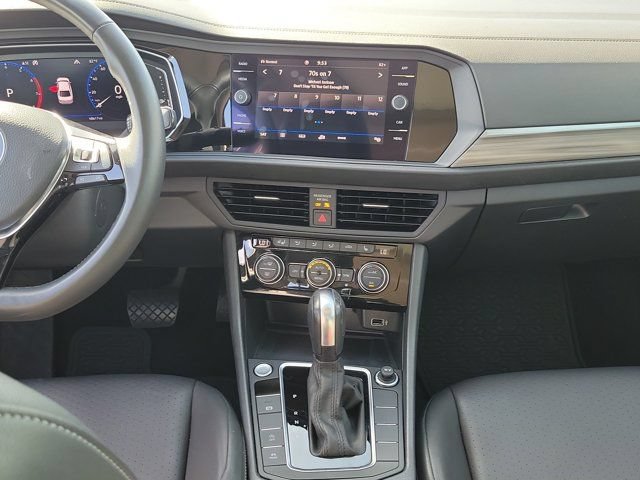 Used 2020 Volkswagen Jetta SEL FWD image 19