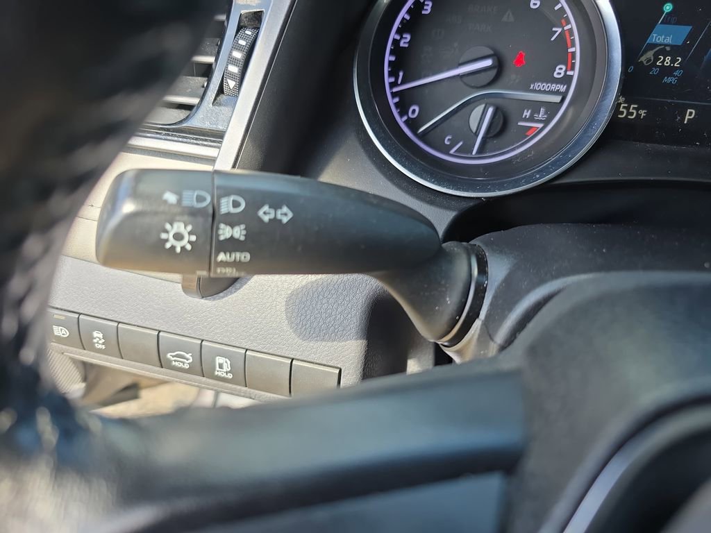 Used 2019 Toyota Camry XLE w/ Navigation Package image 22