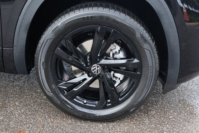 New 2026 Volkswagen Atlas Cross Sport SEL R-Line image 9