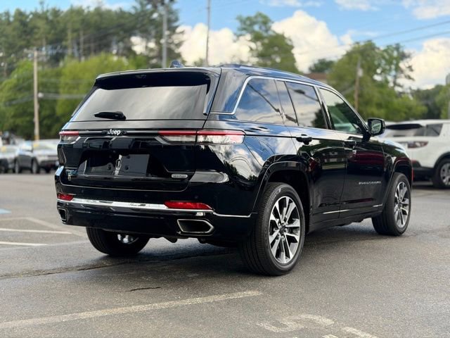 Used 2023 Jeep Grand Cherokee Overland w/ Advanced Protech Group III AWD/4WD image 9