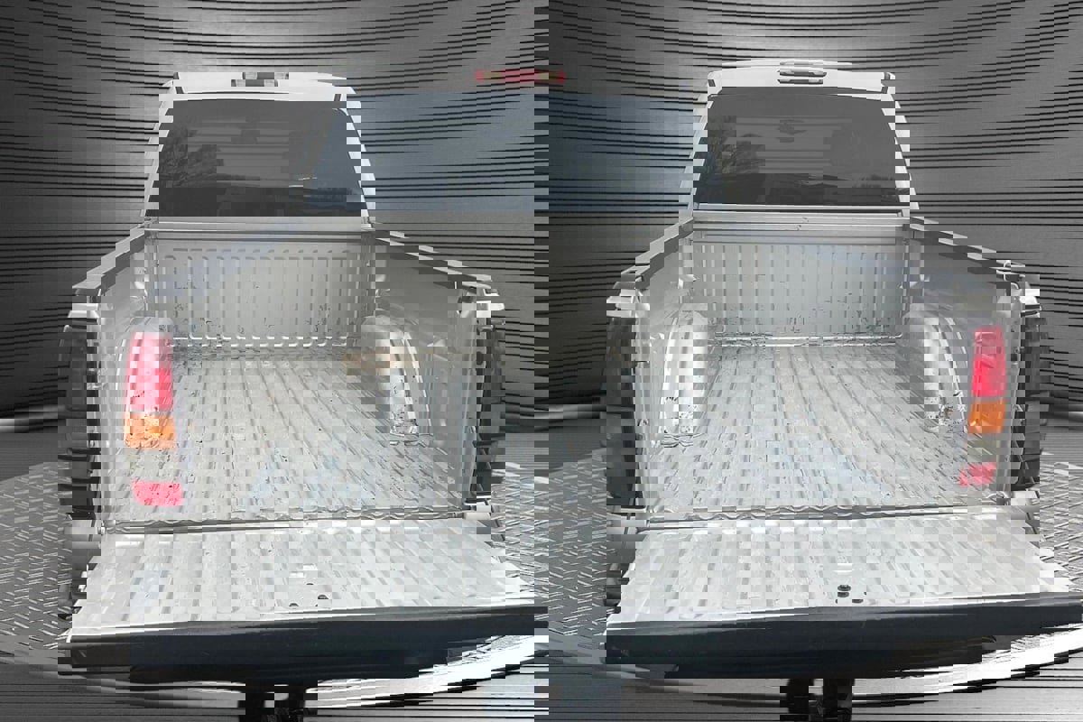 Used 2005 GMC Sierra 1500 SLT w/ Light Duty Power Package image 7