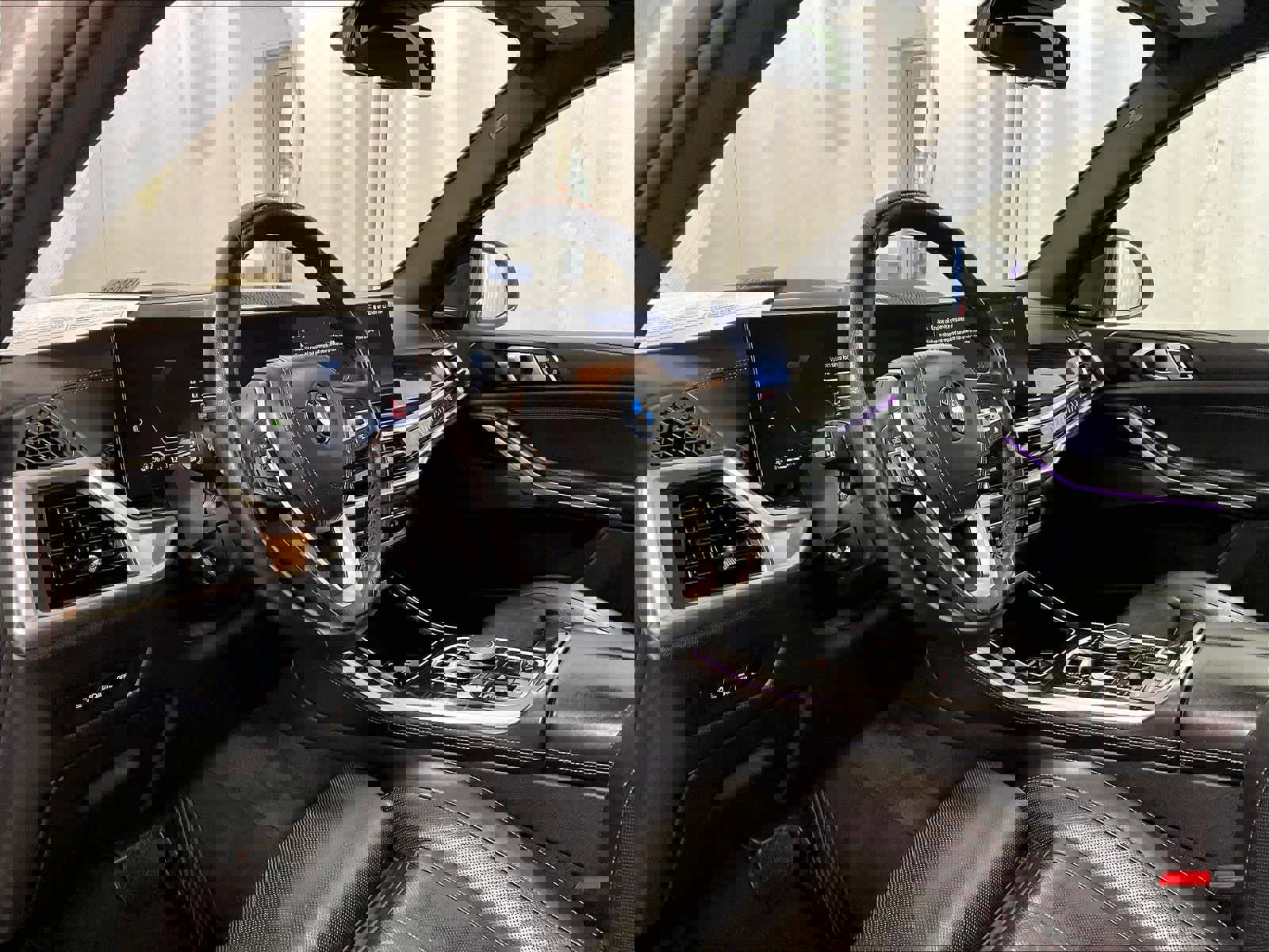 Used 2025 BMW X5 xDrive50e image 8