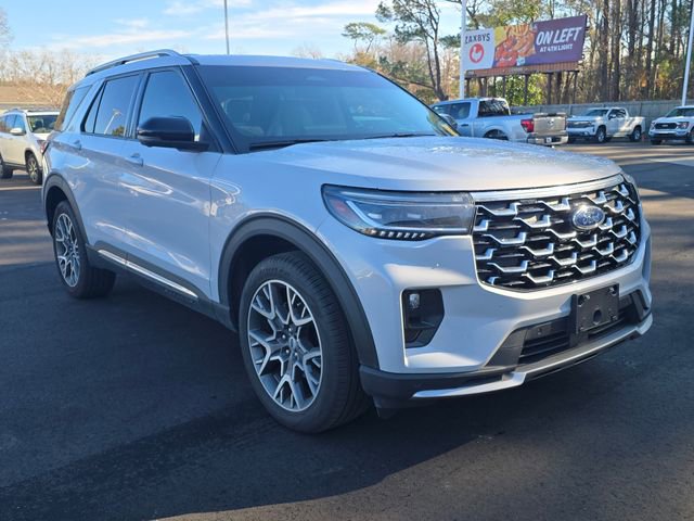 Used 2025 Ford Explorer Platinum w/ Ultimate Package image 7