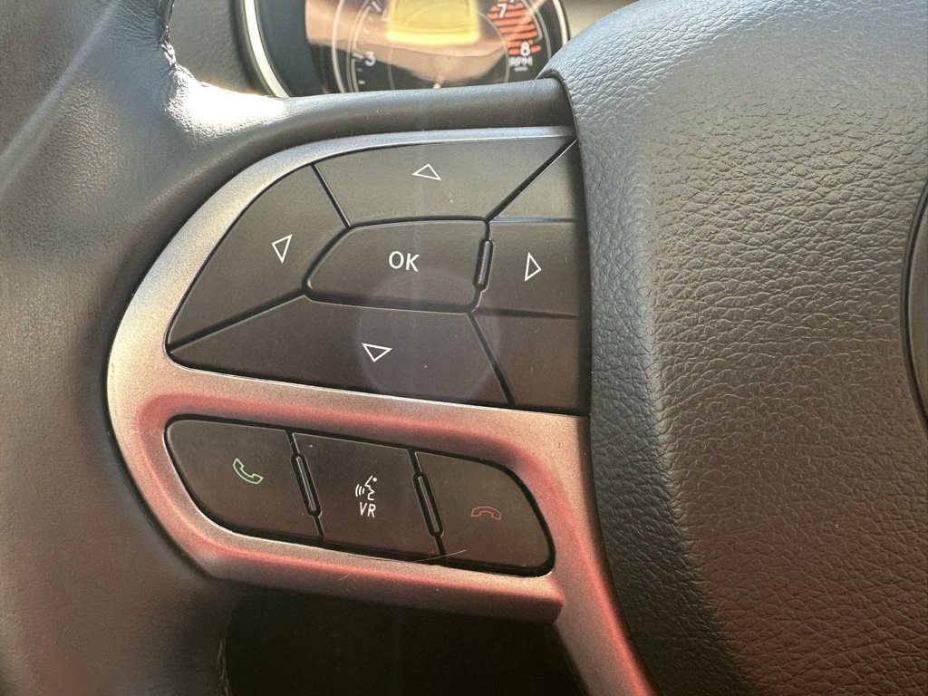 Used 2020 Jeep Cherokee Limited image 25